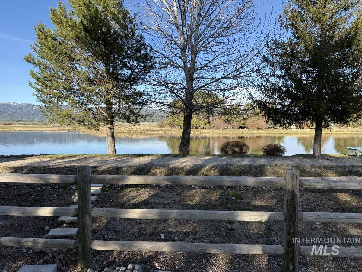 15 P Street Cascade, ID 83611 - Photo 2 of 24