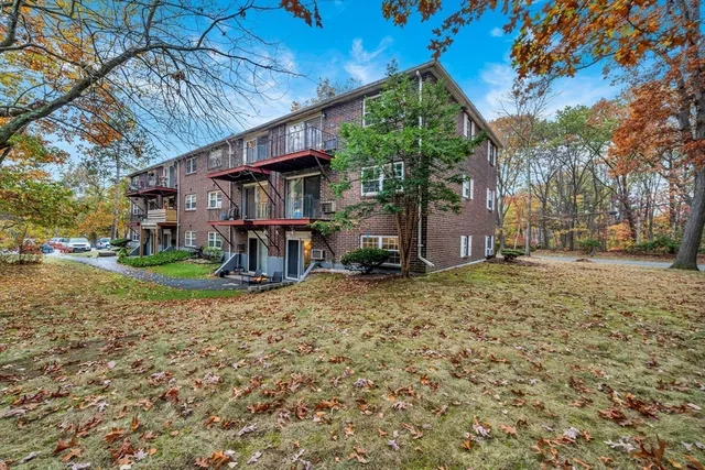 $335,000 | 70 Farrwood Avenue, Unit 7, North Andover, MA 01845
