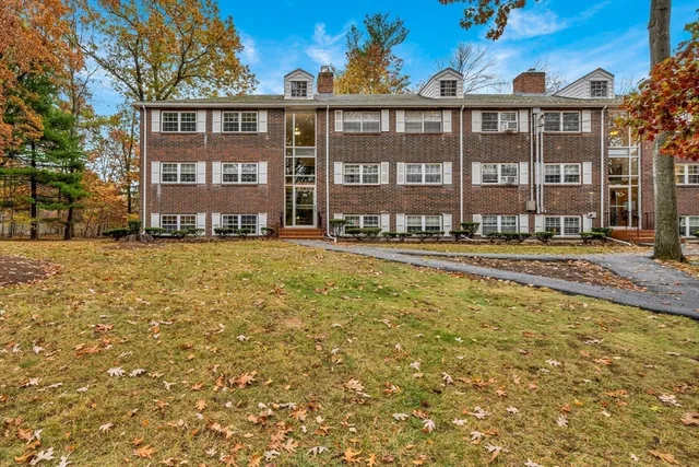 $335,000 | 70 Farrwood Avenue, Unit 7, North Andover, MA 01845
