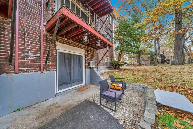 $335,000 | 70 Farrwood Avenue, Unit 7, North Andover, MA 01845