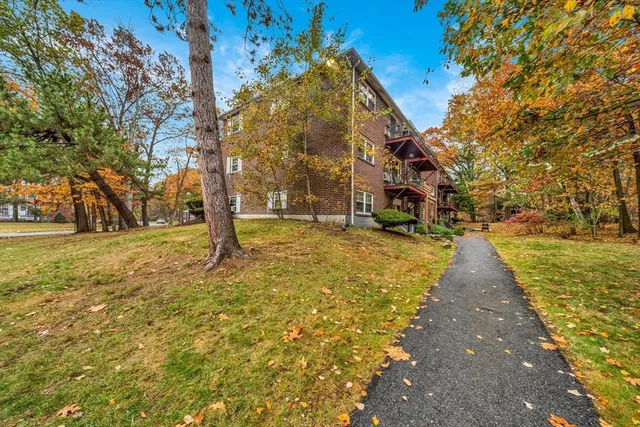 $335,000 | 70 Farrwood Avenue, Unit 7, North Andover, MA 01845