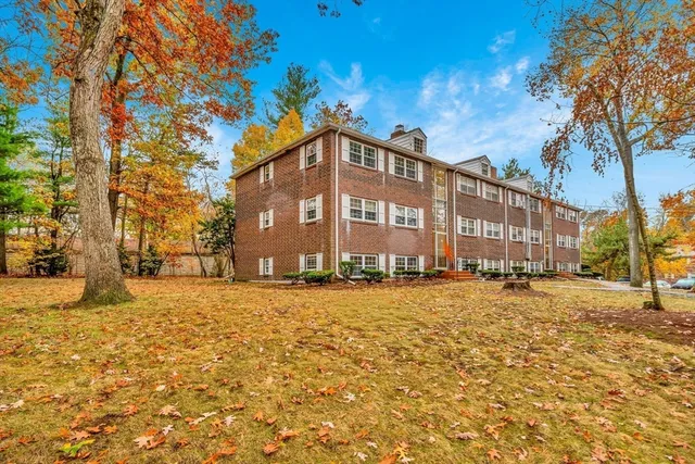$335,000 | 70 Farrwood Avenue, Unit 7, North Andover, MA 01845