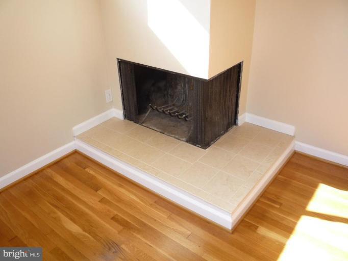 910 Marksworth Road Catonsville, MD 21228 - Photo 4 of 13 Fireplace