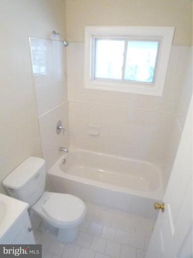 910 Marksworth Road Catonsville, MD 21228 - Photo 6 of 13 Bath #1