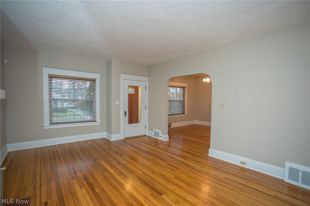 1475 Holmden Road South Euclid, OH 44121 - Photo 8 of 31