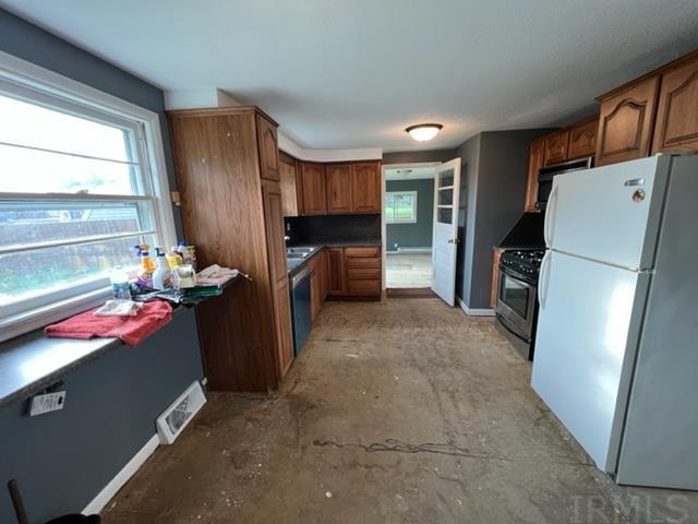 515 East Riverside Road Huntington, IN 46750 - Photo 9 of 12