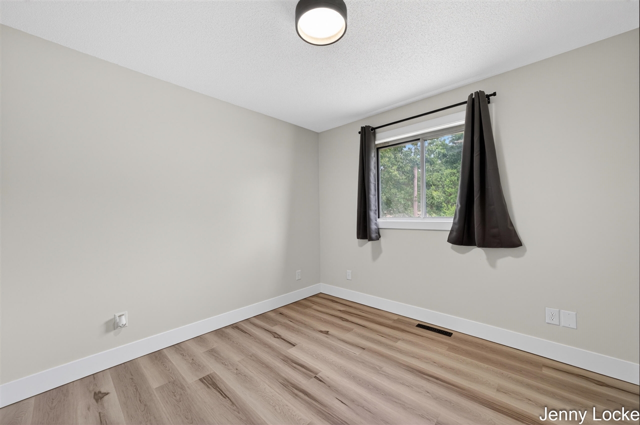 2391 MacArthur Road Muskegon, MI 49442 - Photo 15 of 41