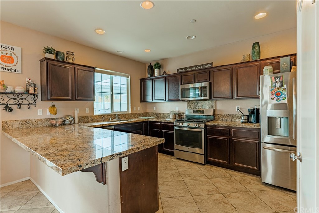 2090 Trinket Circle San Jacinto, CA 92582 - Photo 13 of 43