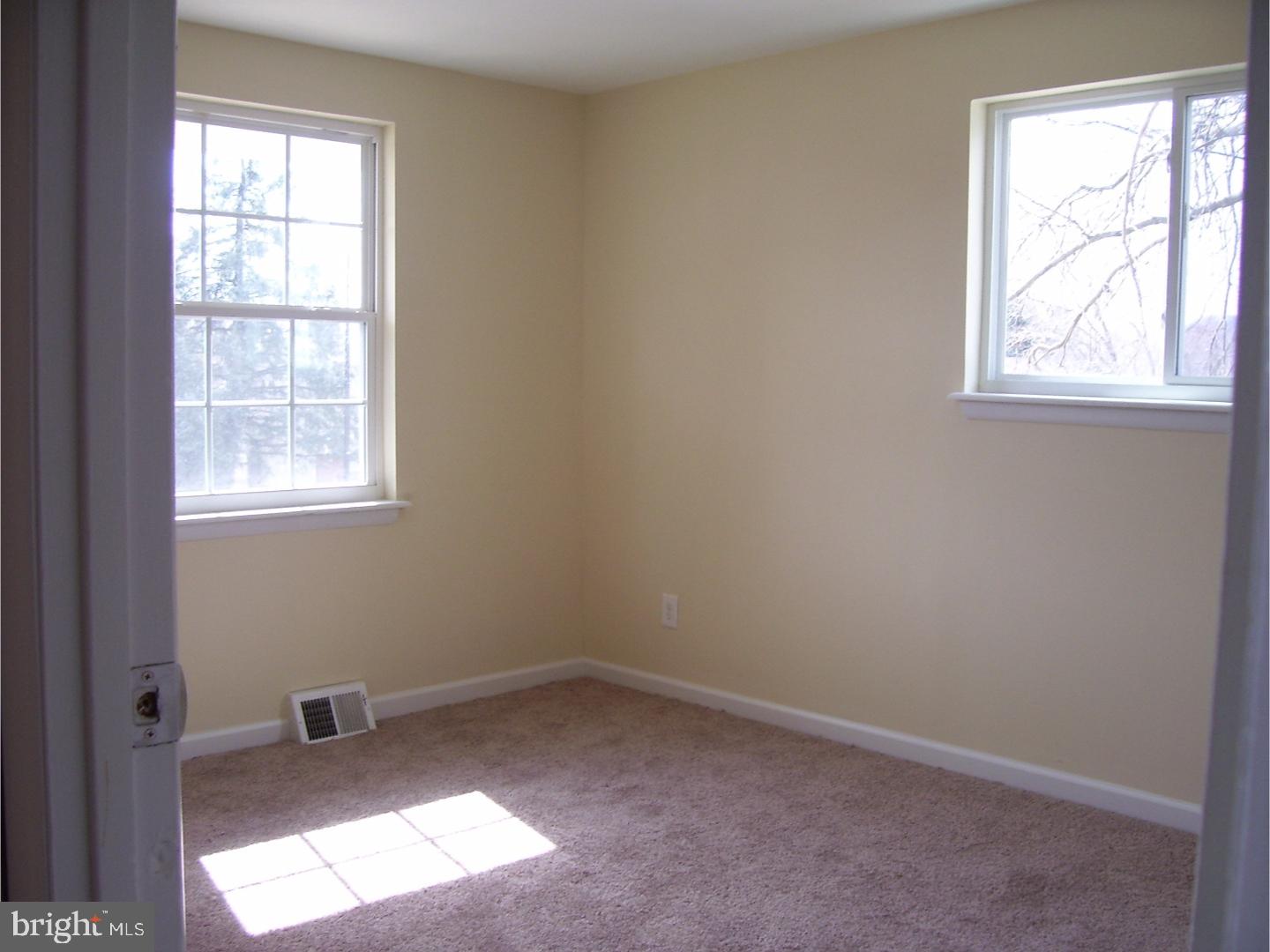 2454 Weir Road Aston, PA 19014 - Photo 11 of 22