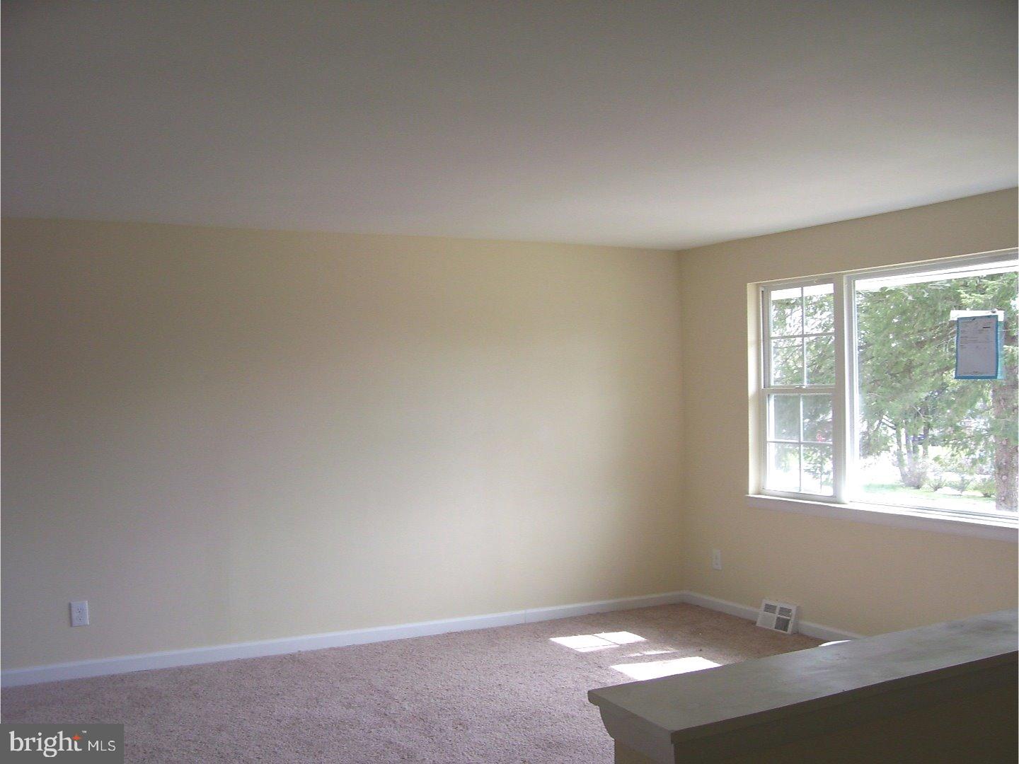 2454 Weir Road Aston, PA 19014 - Photo 5 of 22