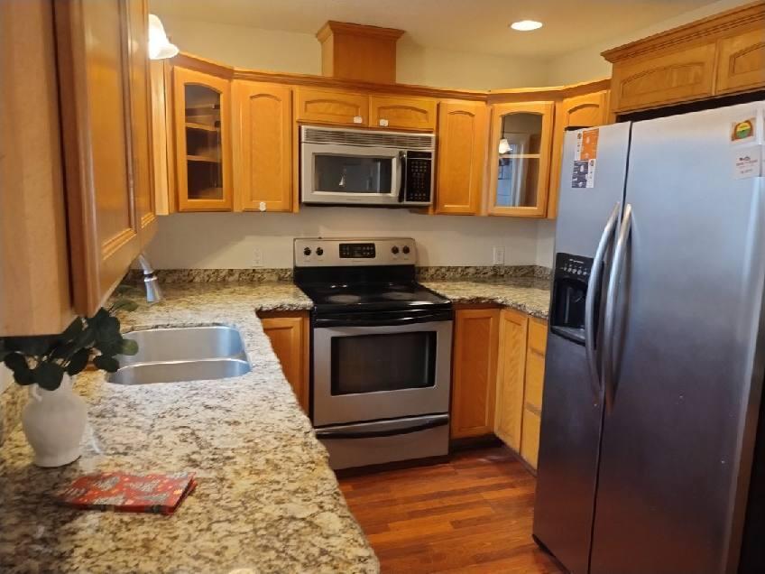 2145 Springbrook Road Medford, OR 97504 - Photo 17 of 43 spacious w window views