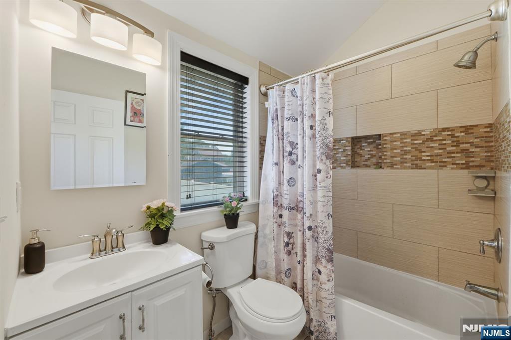 65 Franklin Road Teaneck, NJ 07666 - Photo 19 of 41