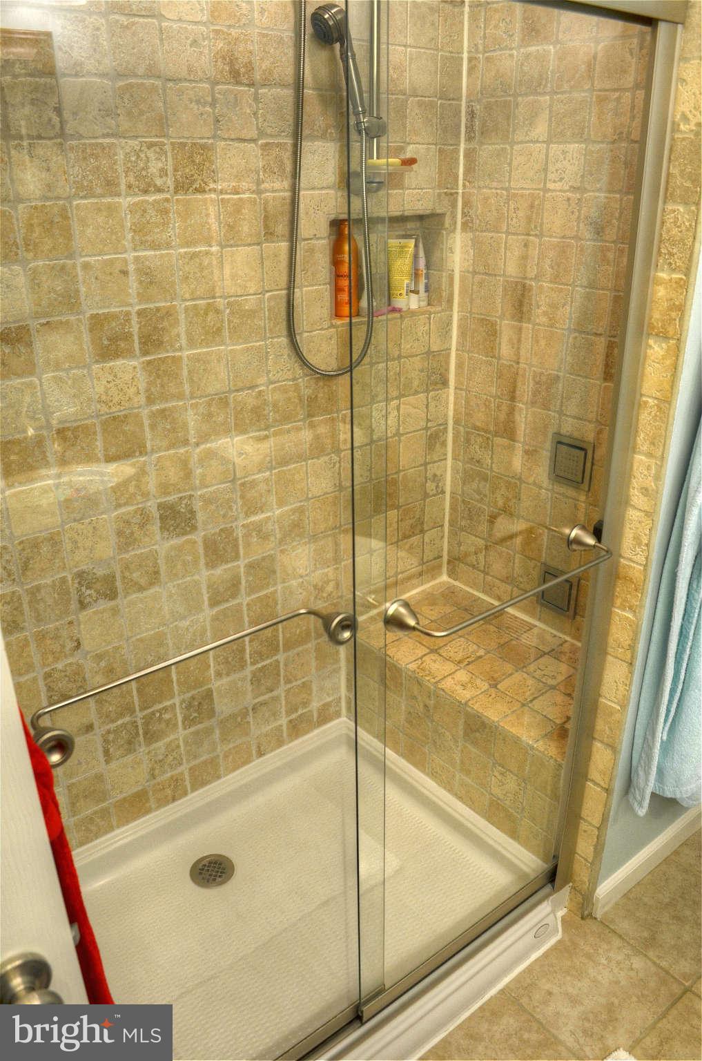 2510 Farrier Lane Reston, VA 20191 - Photo 11 of 26 Bath (Master)