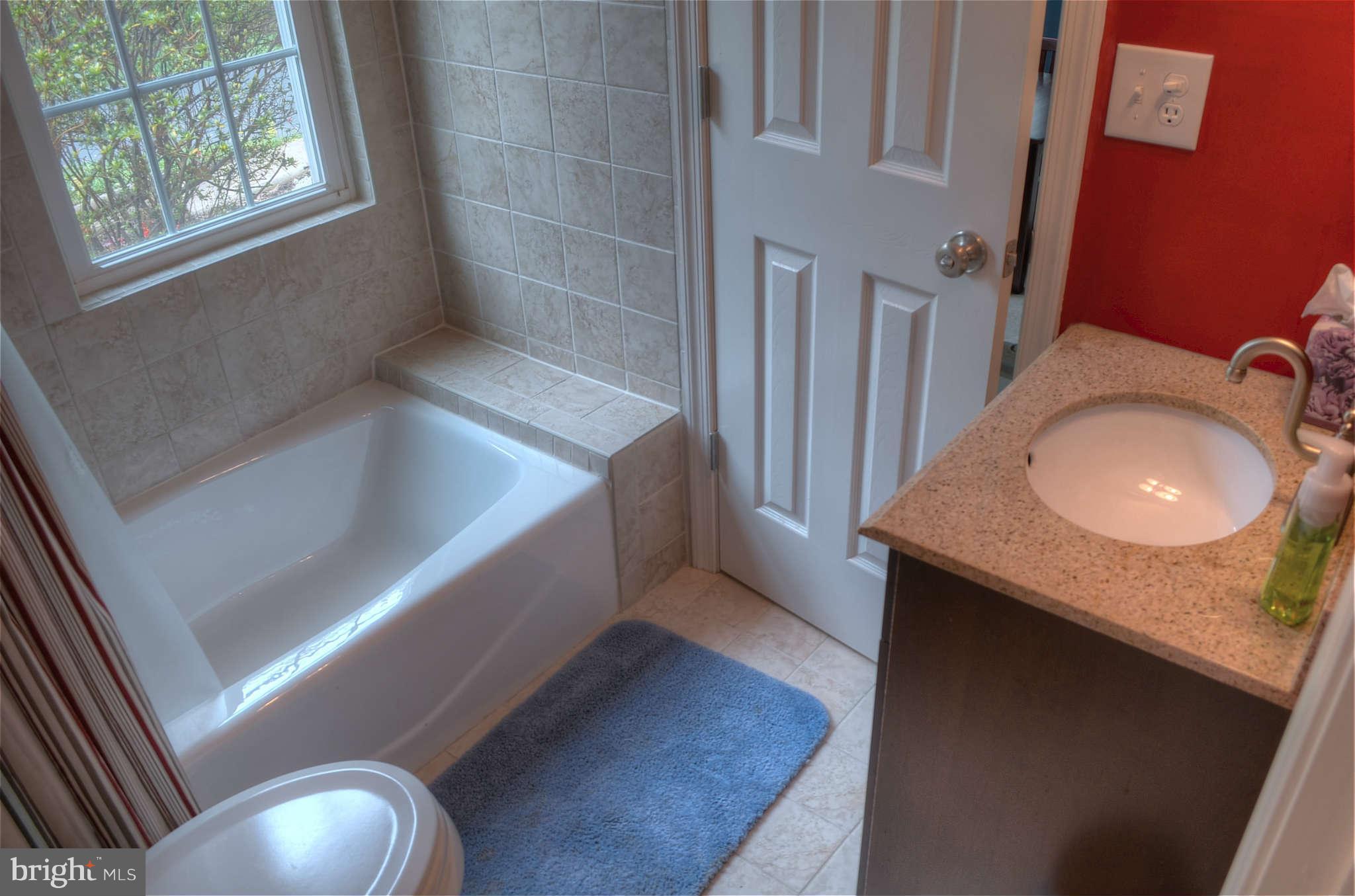 2510 Farrier Lane Reston, VA 20191 - Photo 17 of 26 Bath