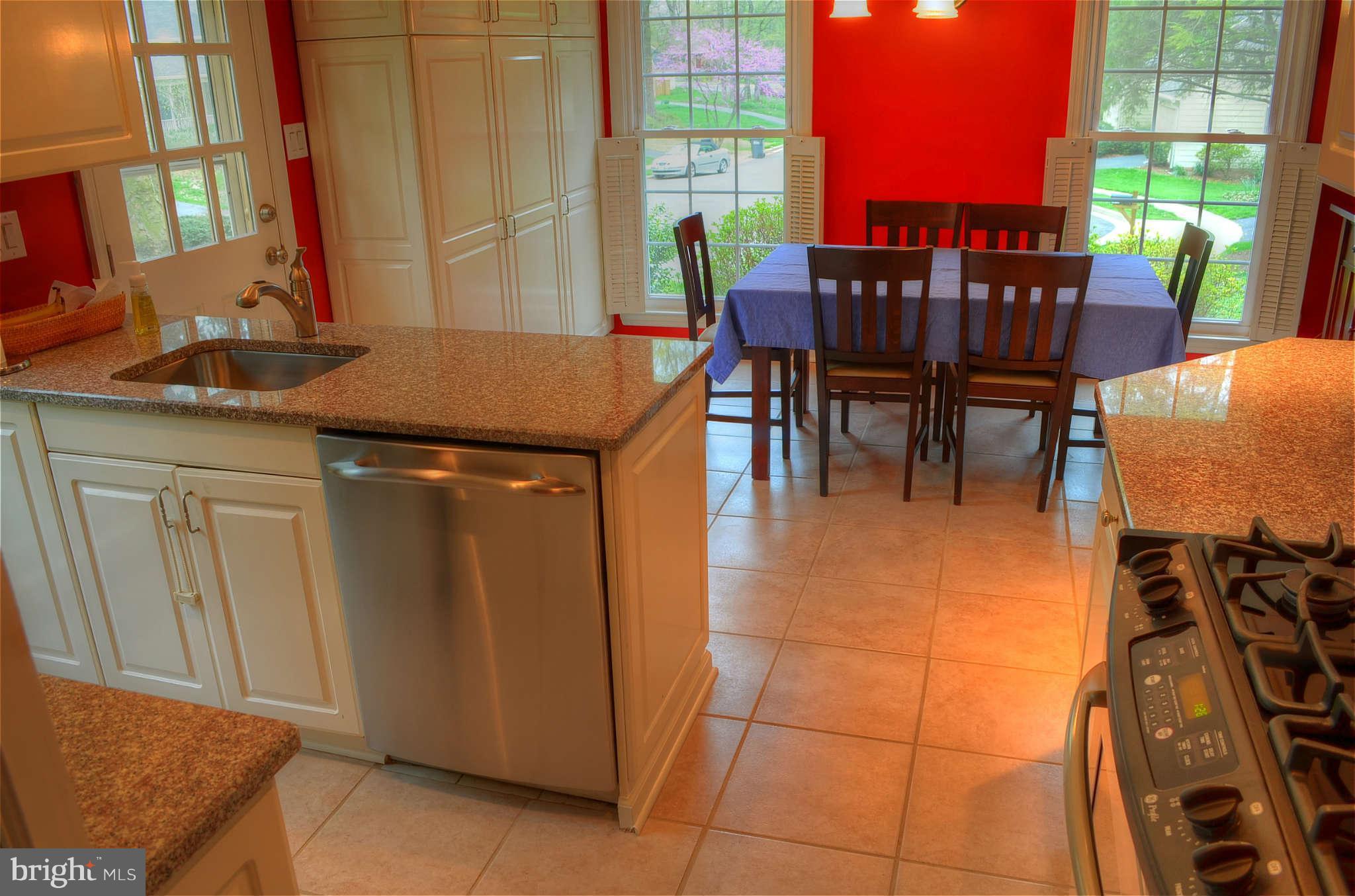 2510 Farrier Lane Reston, VA 20191 - Photo 4 of 26 Kitchen