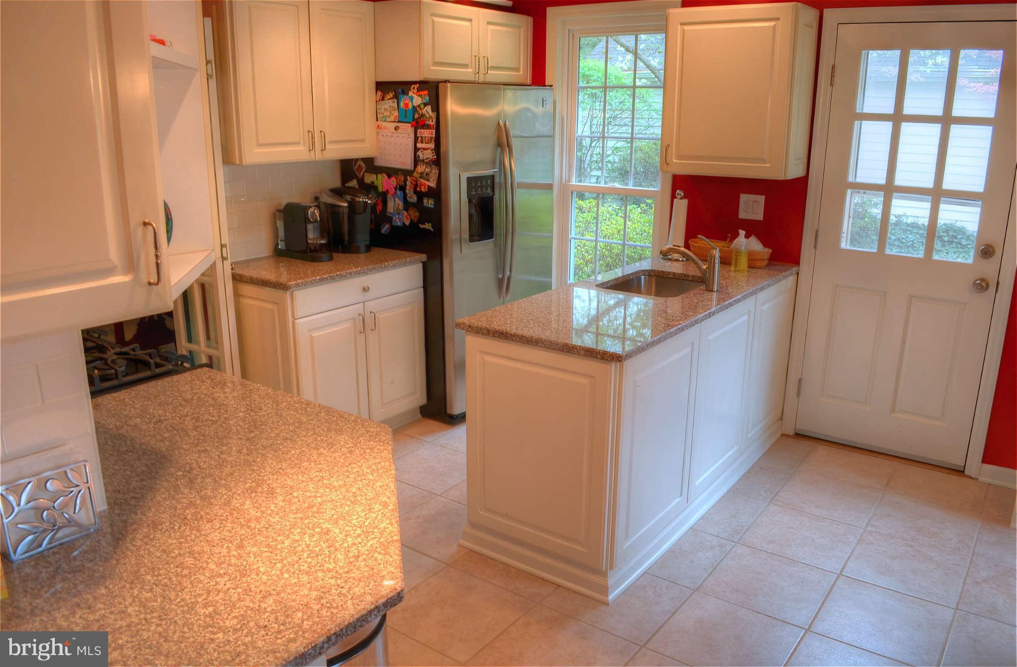 2510 Farrier Lane Reston, VA 20191 - Photo 5 of 26 Kitchen