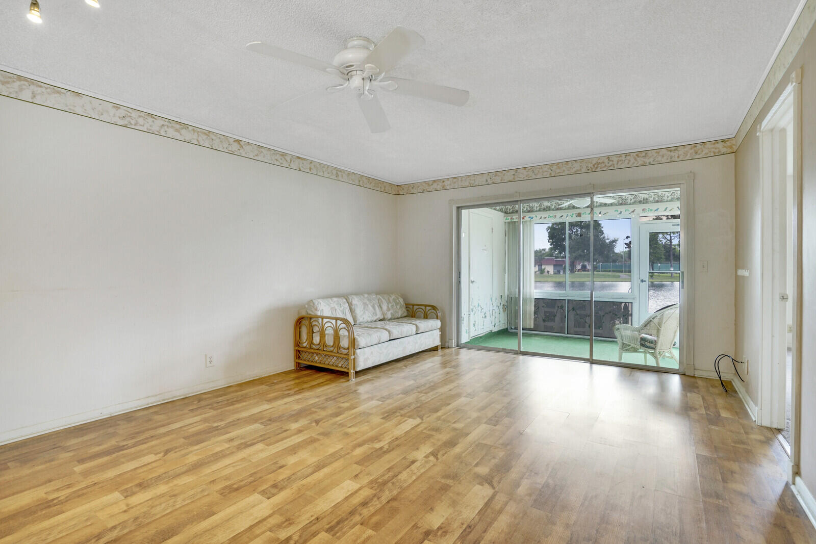 316 Cape Cod Circle, Unit B Lake Worth, FL 33467 - Photo 14 of 38 11_Image_11_mls