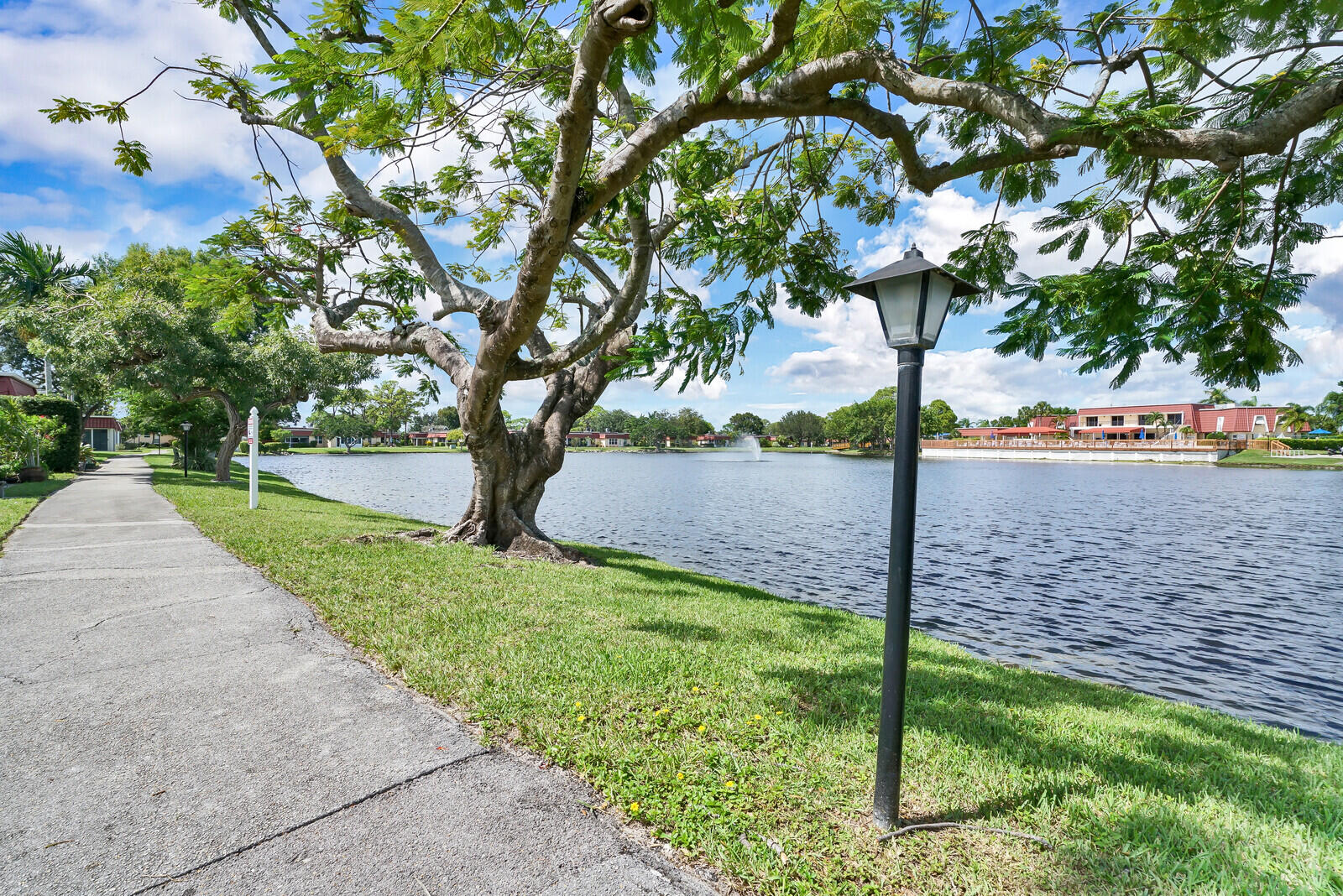 316 Cape Cod Circle, Unit B Lake Worth, FL 33467 - Photo 30 of 38 27_Image_27_mls