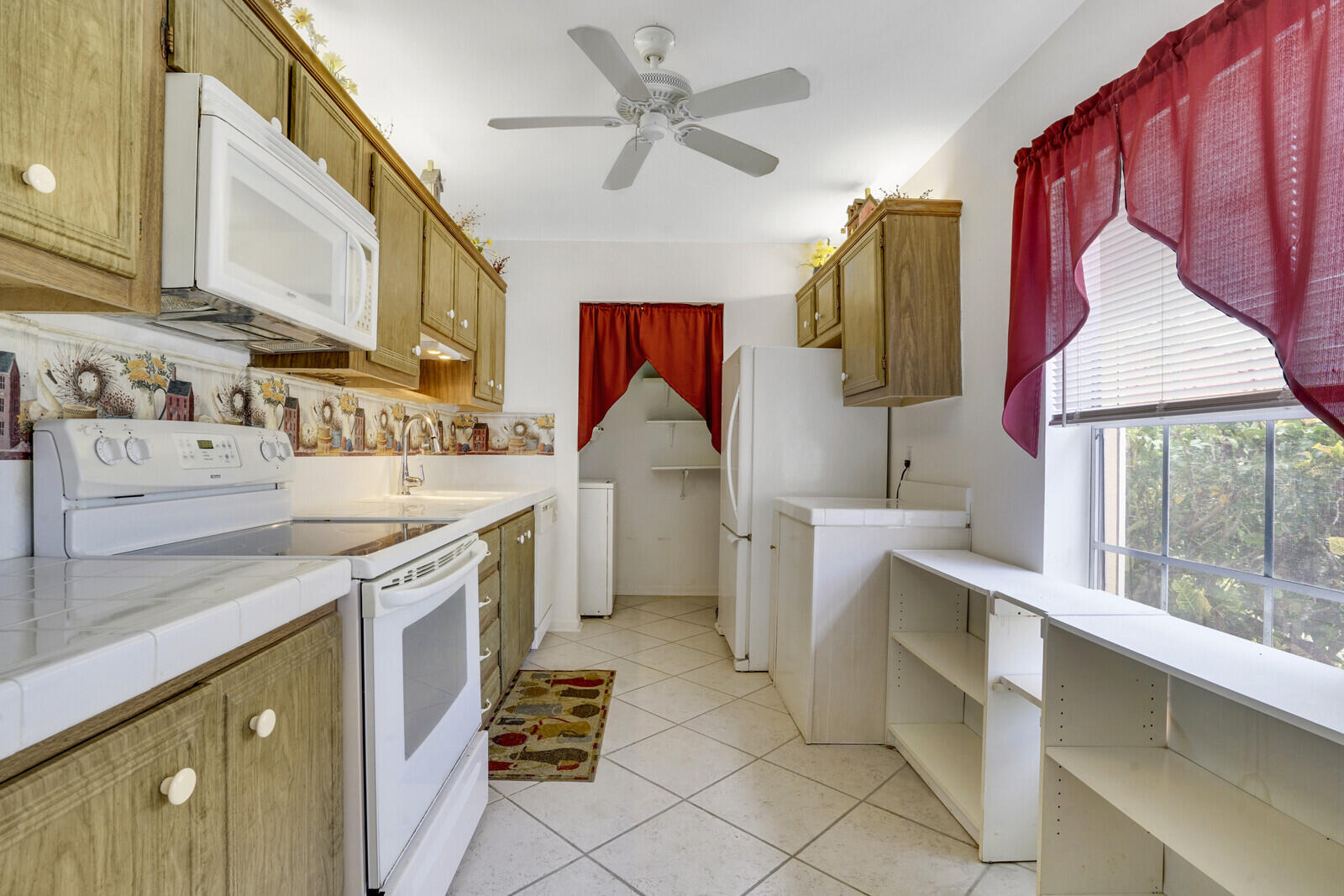 316 Cape Cod Circle, Unit B Lake Worth, FL 33467 - Photo 3 of 38 04_Image_4_mls