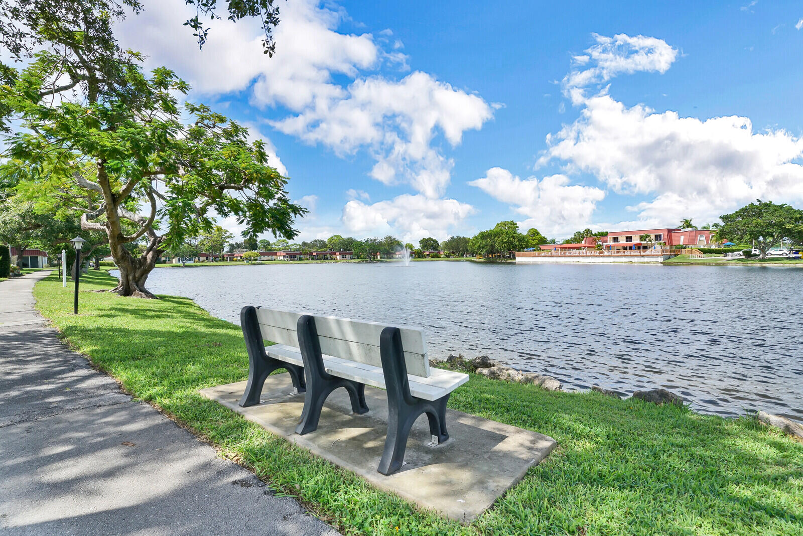 316 Cape Cod Circle, Unit B Lake Worth, FL 33467 - Photo 31 of 38 28_Image_28_mls