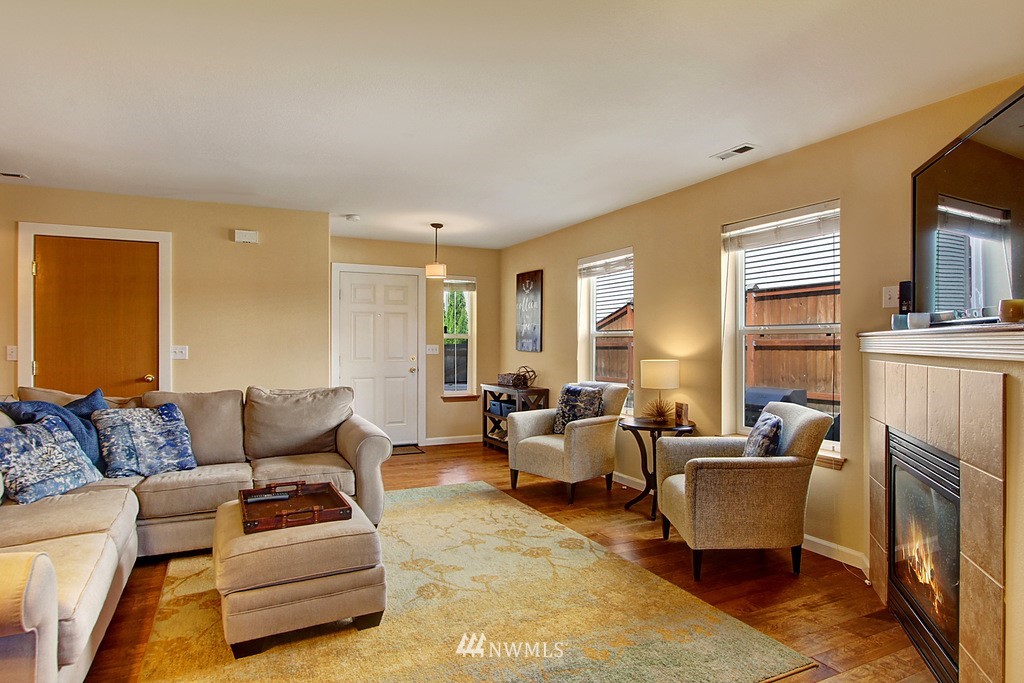 17532 14th Avenue Southeast Bothell, WA 98012 - Photo 4 of 18