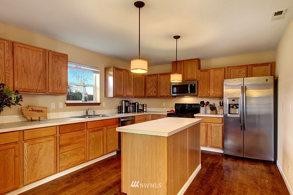 17532 14th Avenue Southeast Bothell, WA 98012 - Photo 5 of 18