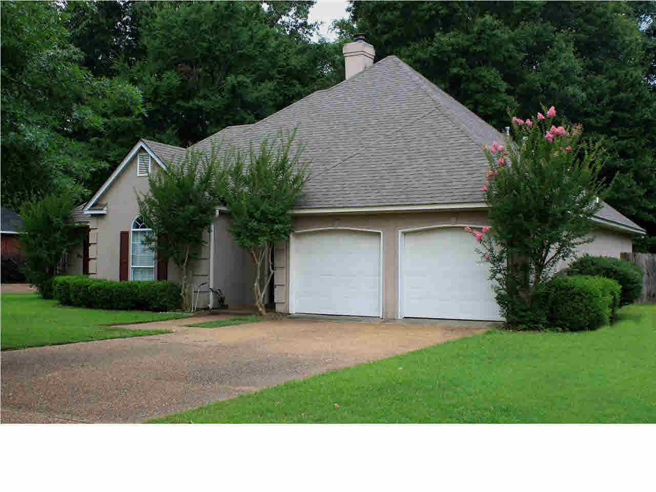 503 Summer Hill Road Madison, MS 39110 - Photo 3 of 25 Nicely landscaped