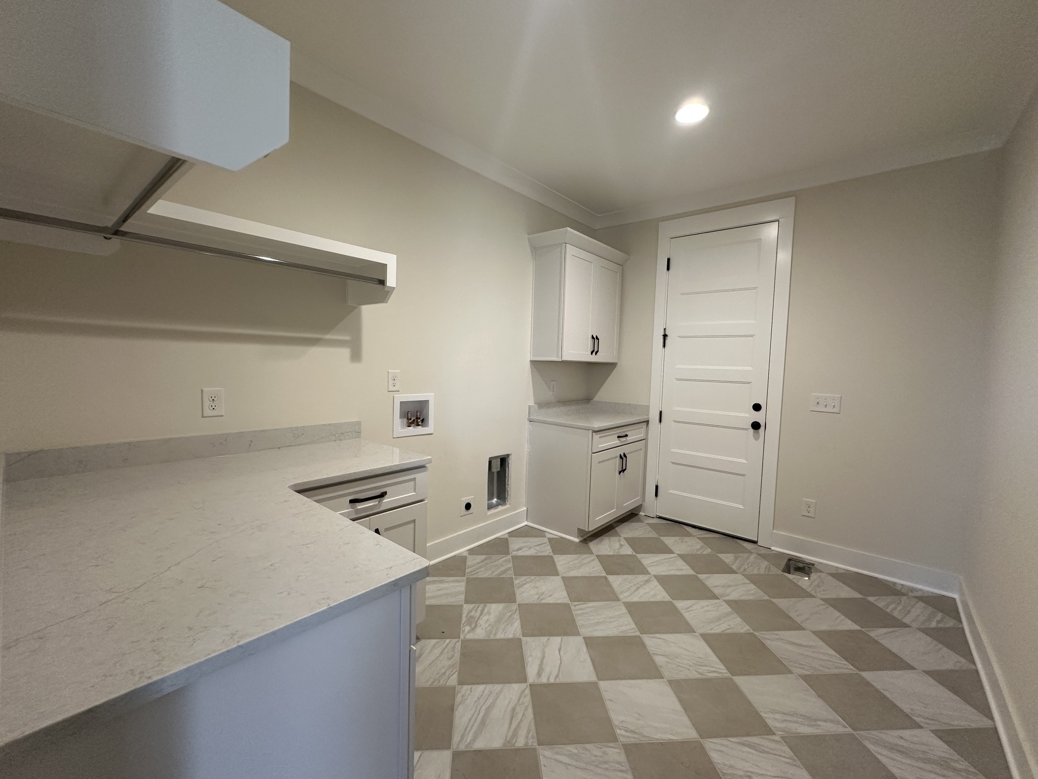 1576 Frye Road Columbia, TN 38401 - Photo 28 of 66 a kitchen with stainless steel appliances a sink and a stove top oven