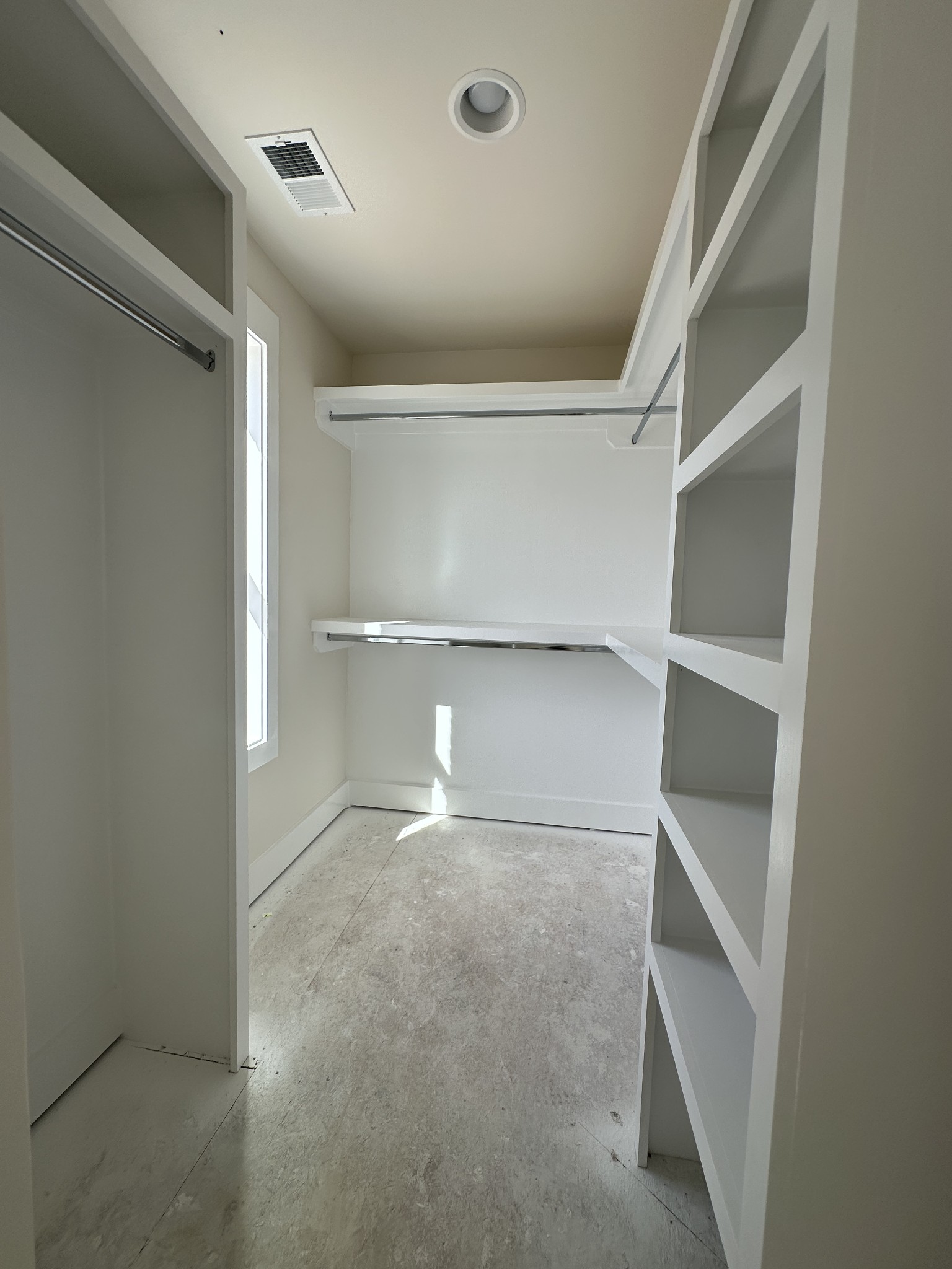 1576 Frye Road Columbia, TN 38401 - Photo 50 of 66 a view of an empty walk in closet