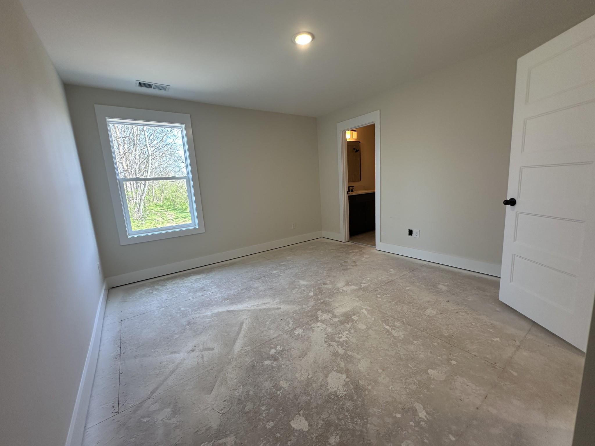1576 Frye Road Columbia, TN 38401 - Photo 52 of 66 an empty room with windows and closet