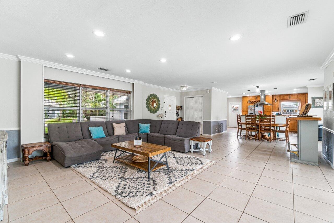 1041 Northwest 3rd Street Boca Raton, FL 33486 - Photo 7 of 35 007-1041Northwest3rdStreet-BocaRaton-FL-