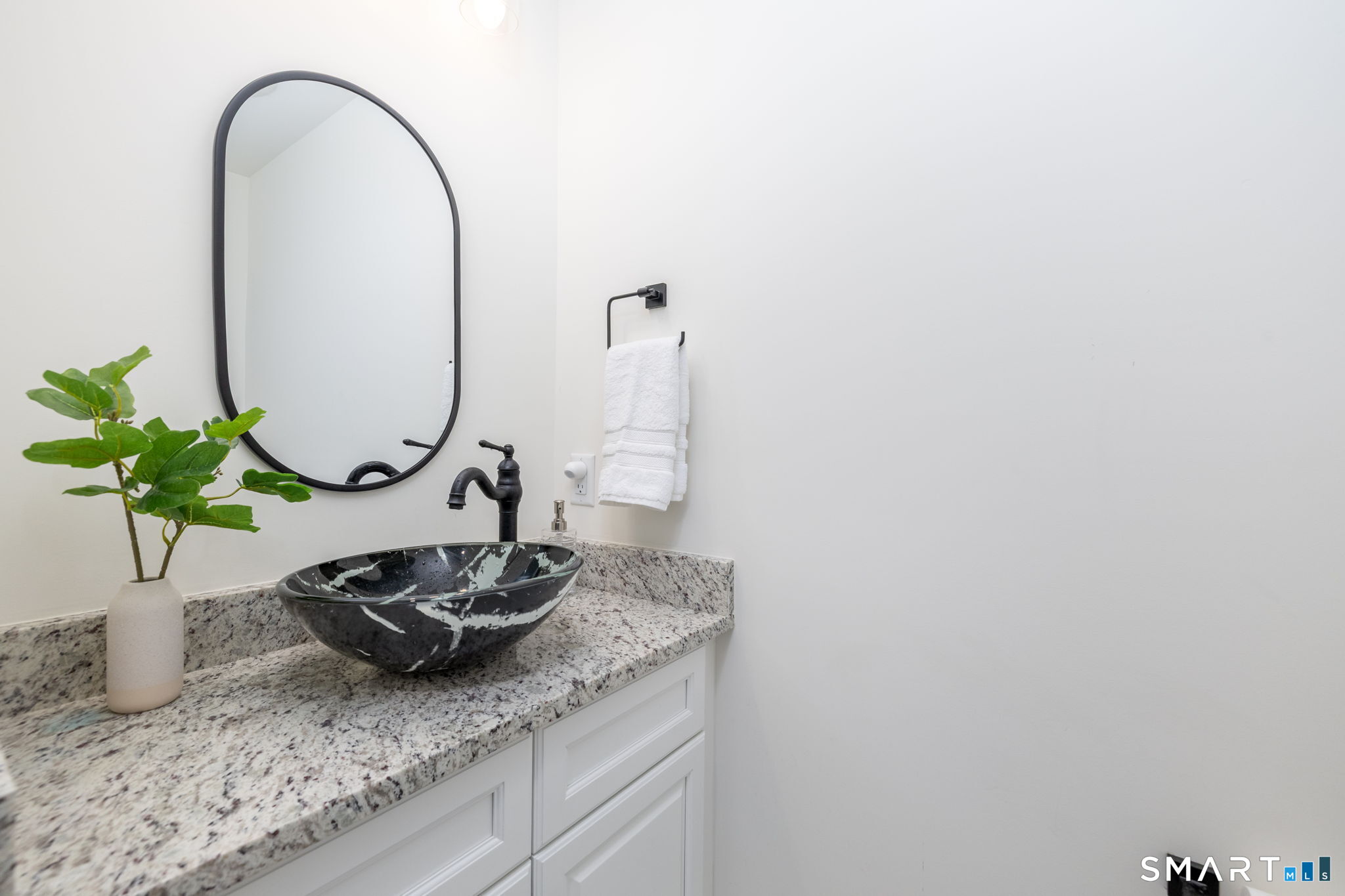 86 Winchester Road New Hartford, CT 06057 - Photo 14 of 32