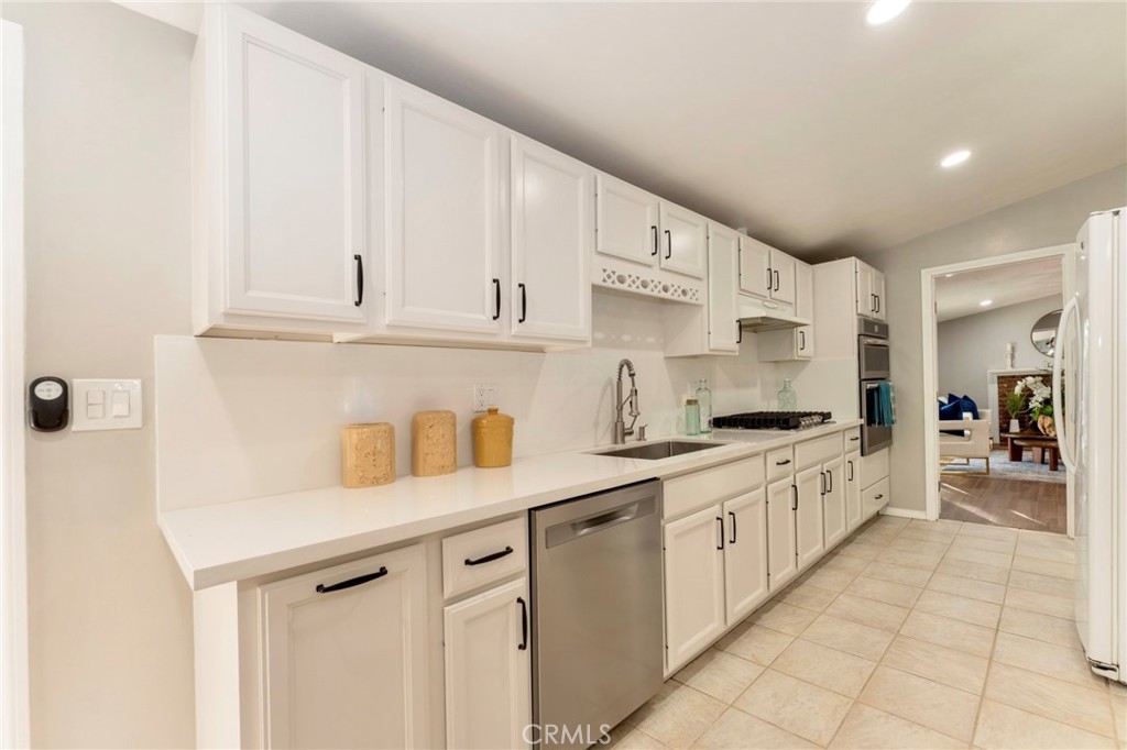 2936 Treefern Drive Duarte, CA 91010 - Photo 9 of 28