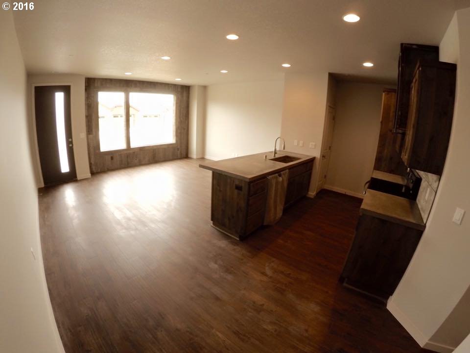 148 North 43rd Place Ridgefield, WA 98642 - Photo 3 of 15 Gallery Image 3