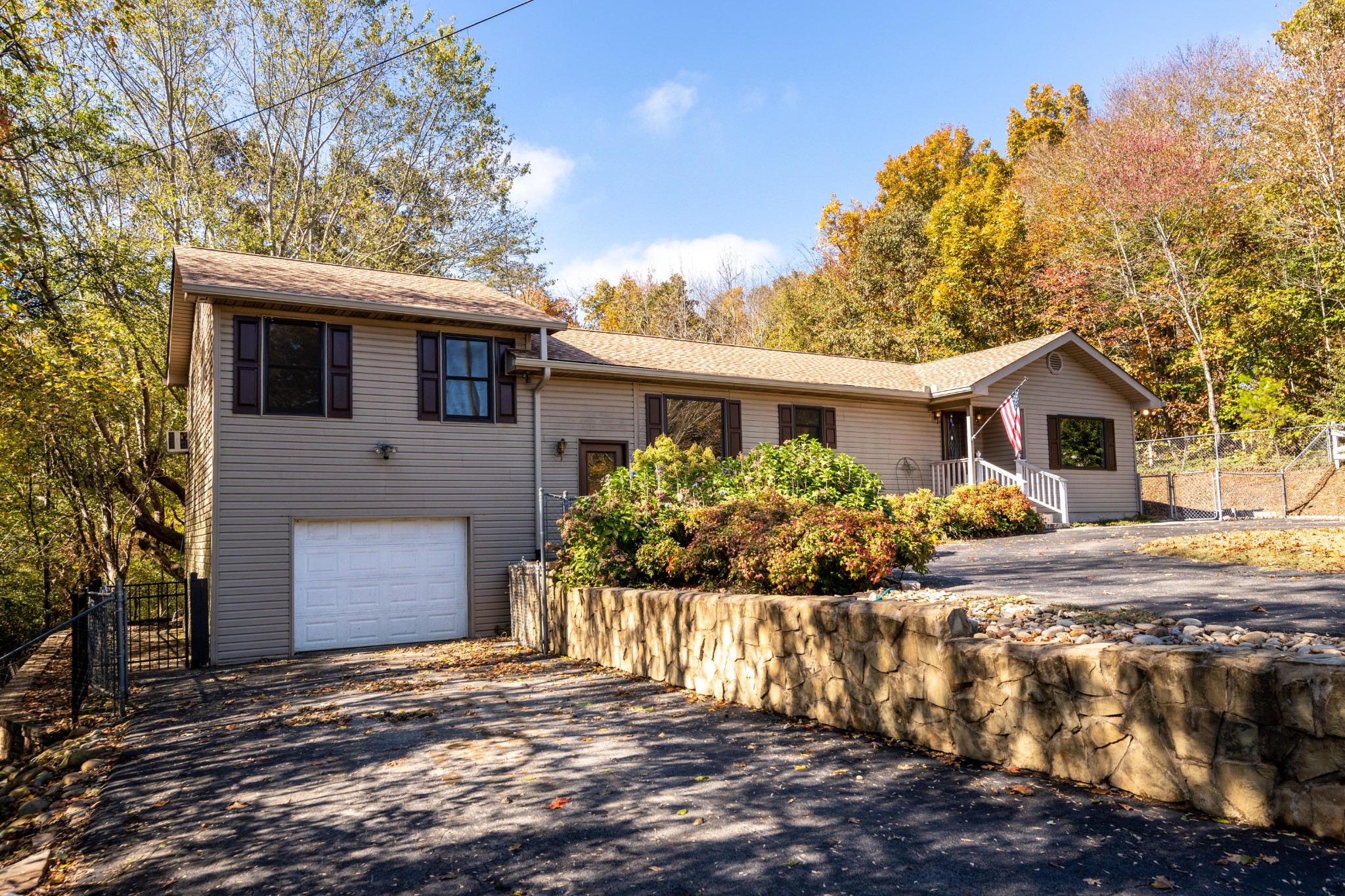 1233 Centenary Road Maryville, TN 37803 - Photo 2 of 31 Gallery Image 2