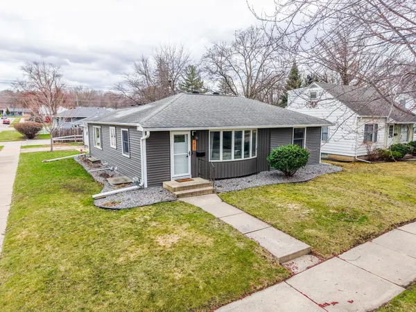 $325,000 | 1412 9th Avenue Northeast, Rochester, MN 55906