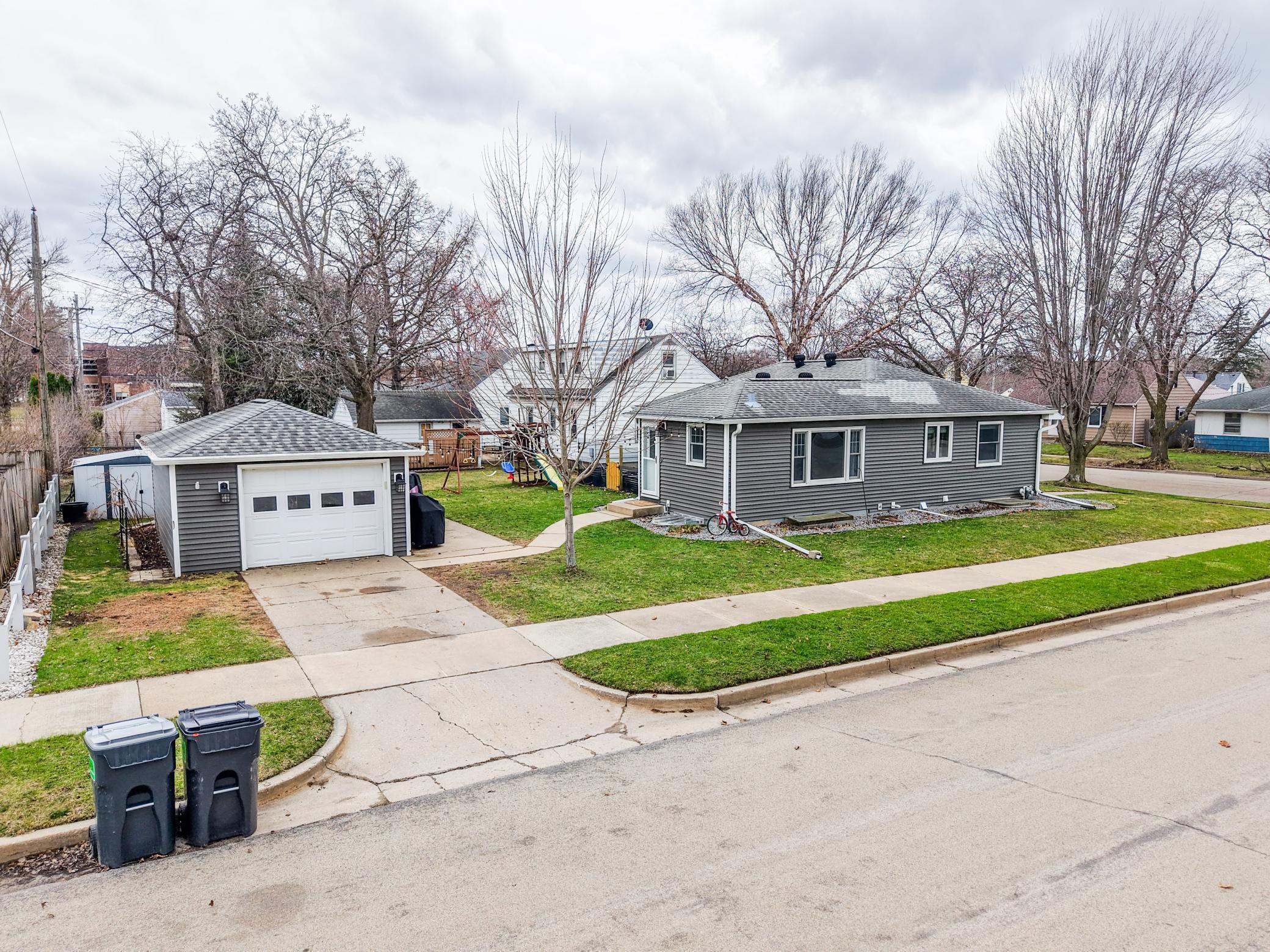 1412 9th Avenue Northeast Rochester, MN 55906 - Photo 3 of 68