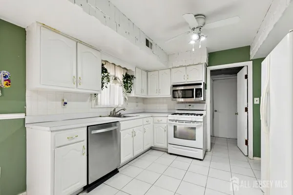 $699,900 | 12 Village Drive, Old Bridge, NJ 07747