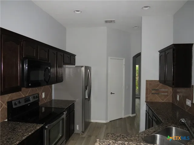 $1,800 | 18913 Leigh Lane, Pflugerville, TX 78660