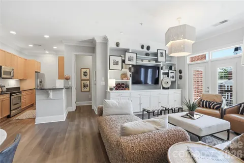 $515,000 | 2990 Selwyn Avenue, Charlotte, NC 28209