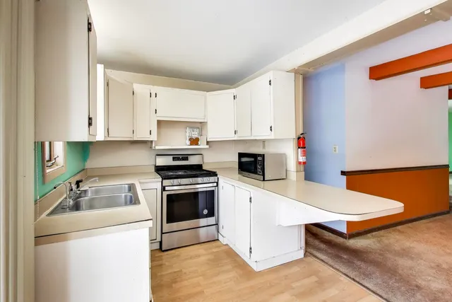 $325,000 | 5303 Victor Street, Downers Grove, IL 60515