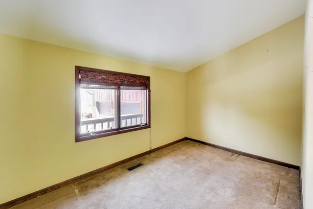 $325,000 | 5303 Victor Street, Downers Grove, IL 60515