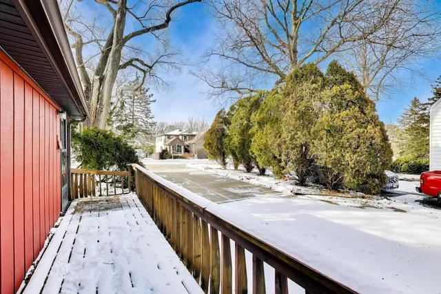 $325,000 | 5303 Victor Street, Downers Grove, IL 60515