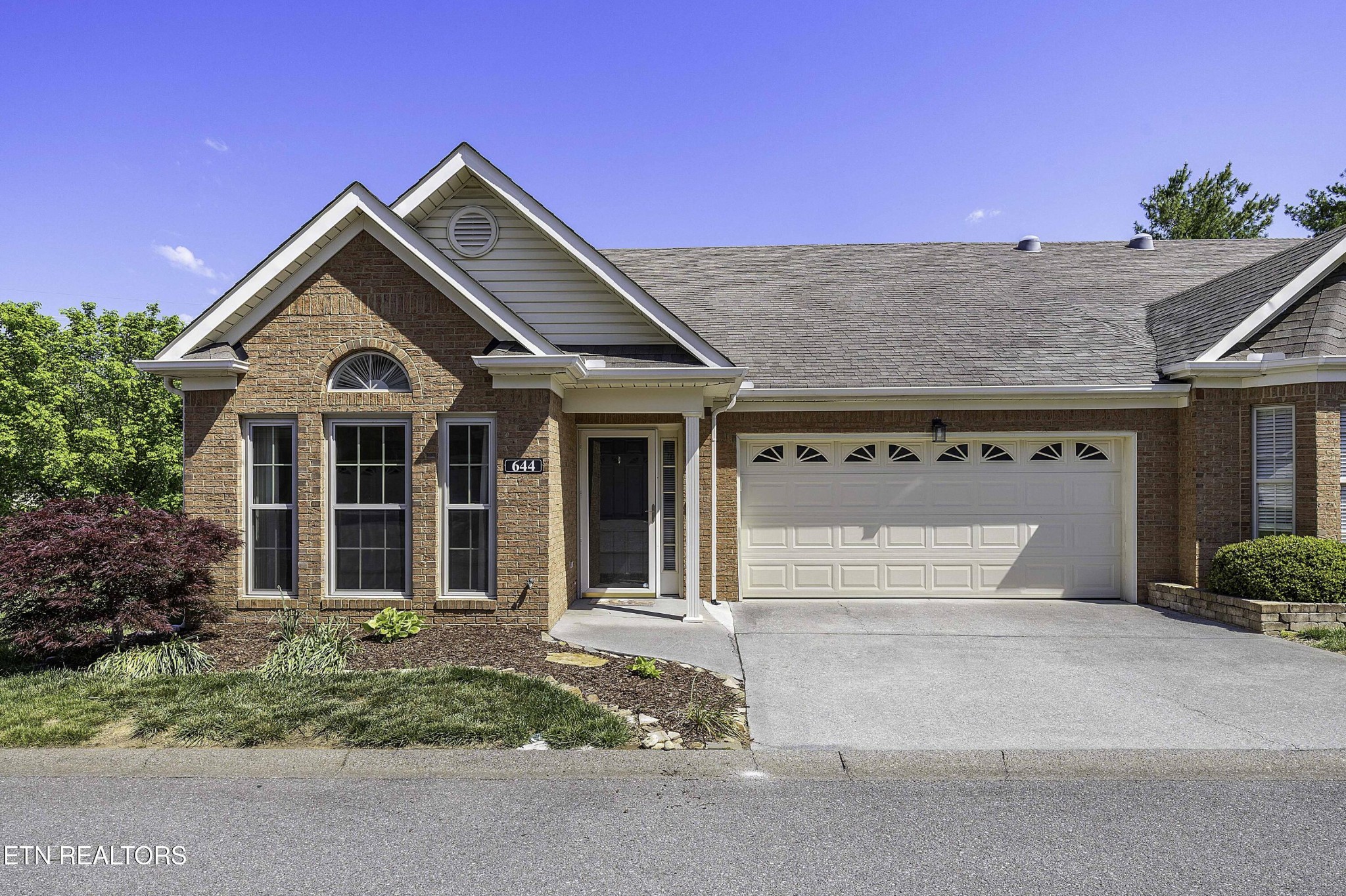 644 Applegate Lane Farragut, TN 37934 - Photo 1 of 27