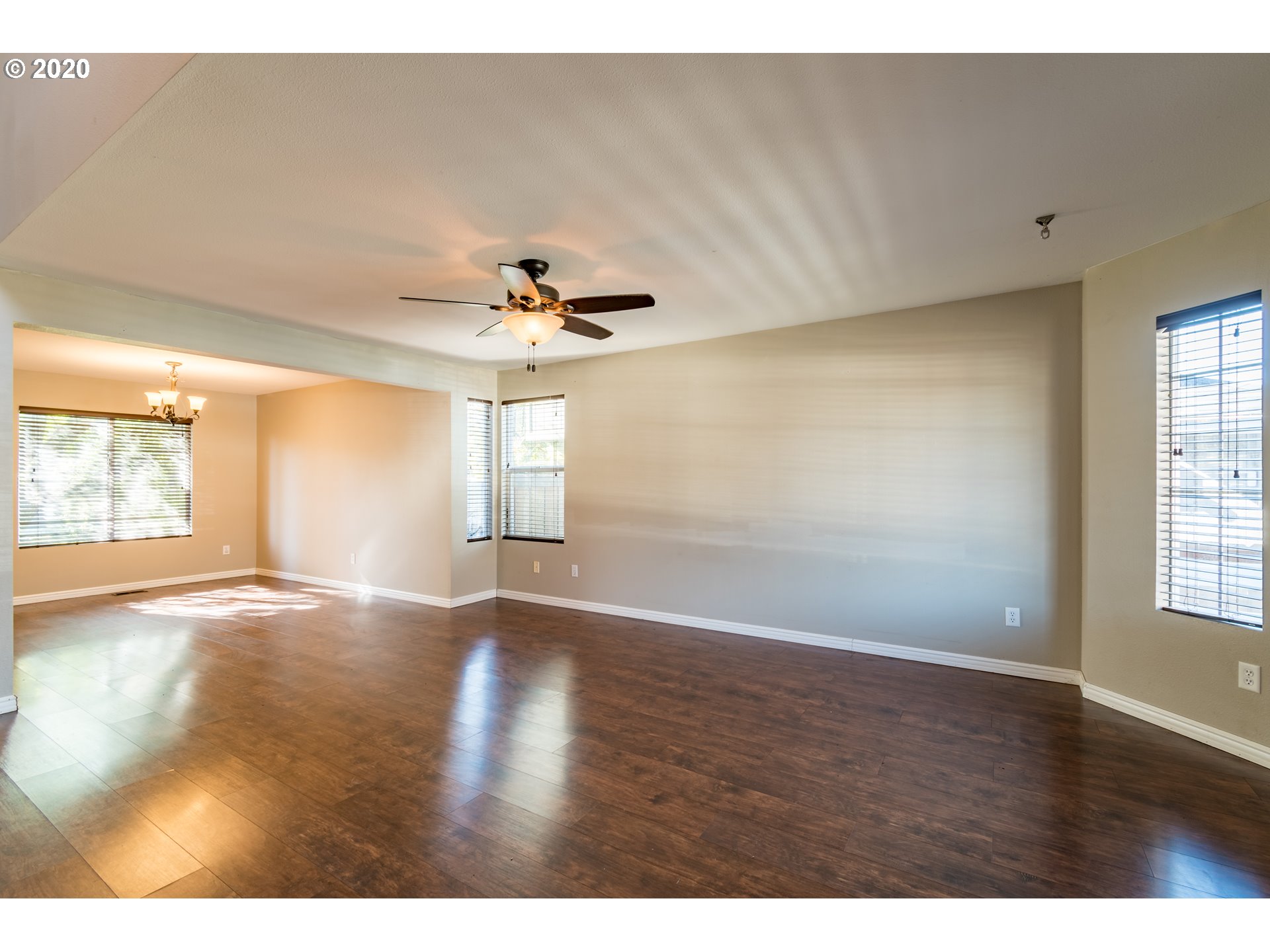 4453 Holly Street Springfield, OR 97478 - Photo 5 of 32