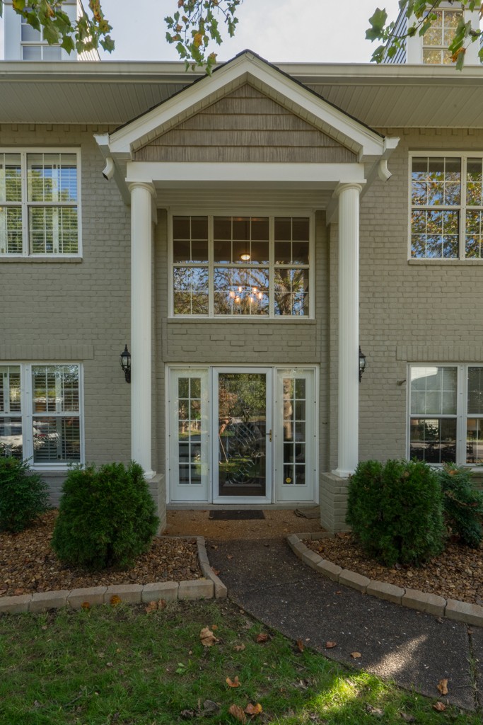 2003 Roderick Circle Franklin, TN 37064 - Photo 2 of 50 Gallery Image 2