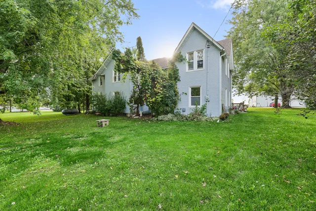 N10035 North Bluemound Road, Mayville, WI 53050