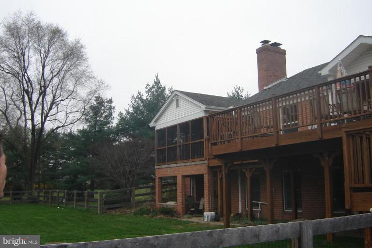 Screened-in Porch