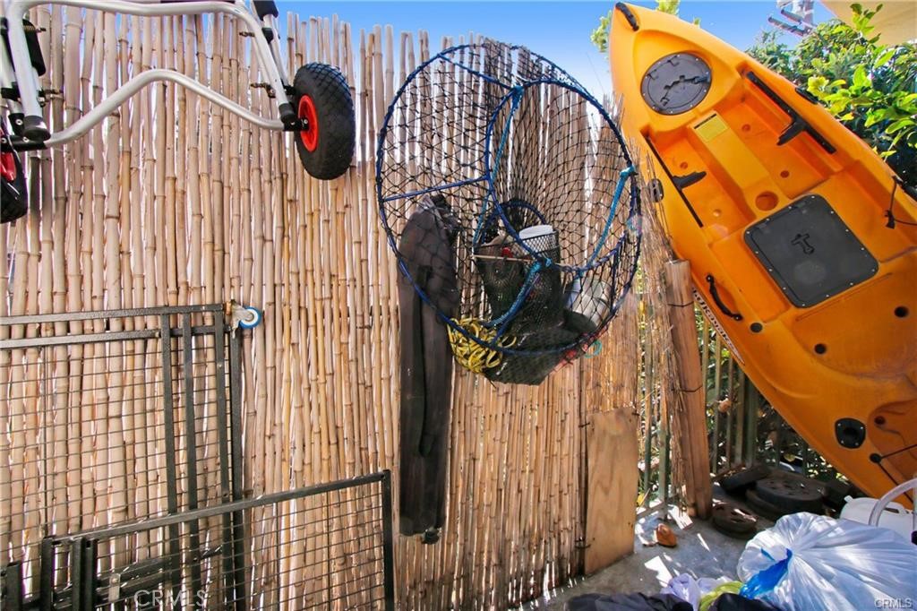 11258 Ohio Avenue Los Angeles, CA 90025 - Photo 18 of 19 a view of a pathway of a building