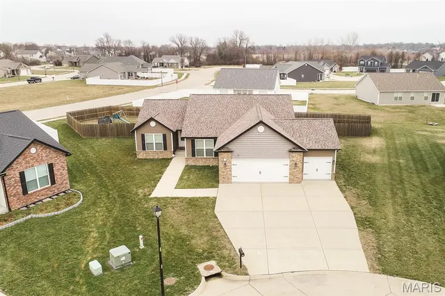 $425,000 | 708 Santa Fe Court, Shiloh, IL 62221
